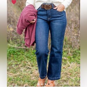 Risen wide leg denim jeans- size 9/29 NWT from Betsey’s Boutique